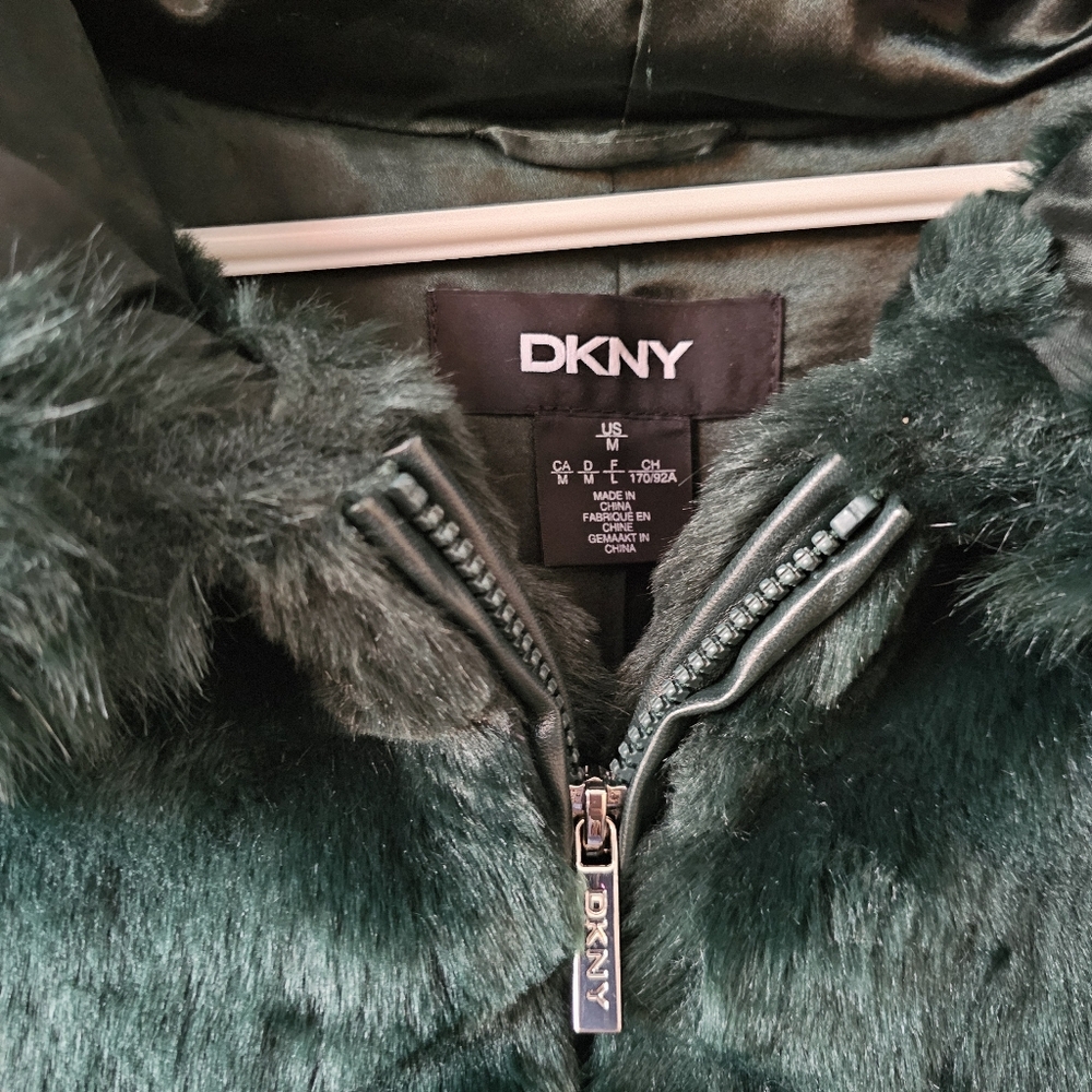 DKNY faux fur jacket winter coat women medium Chevron look like new Green - Picture 3 of 4